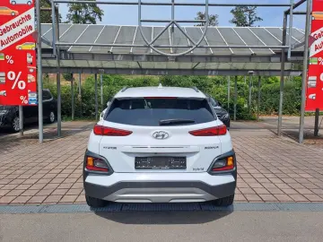 Kona Premium Hybrid 2WD