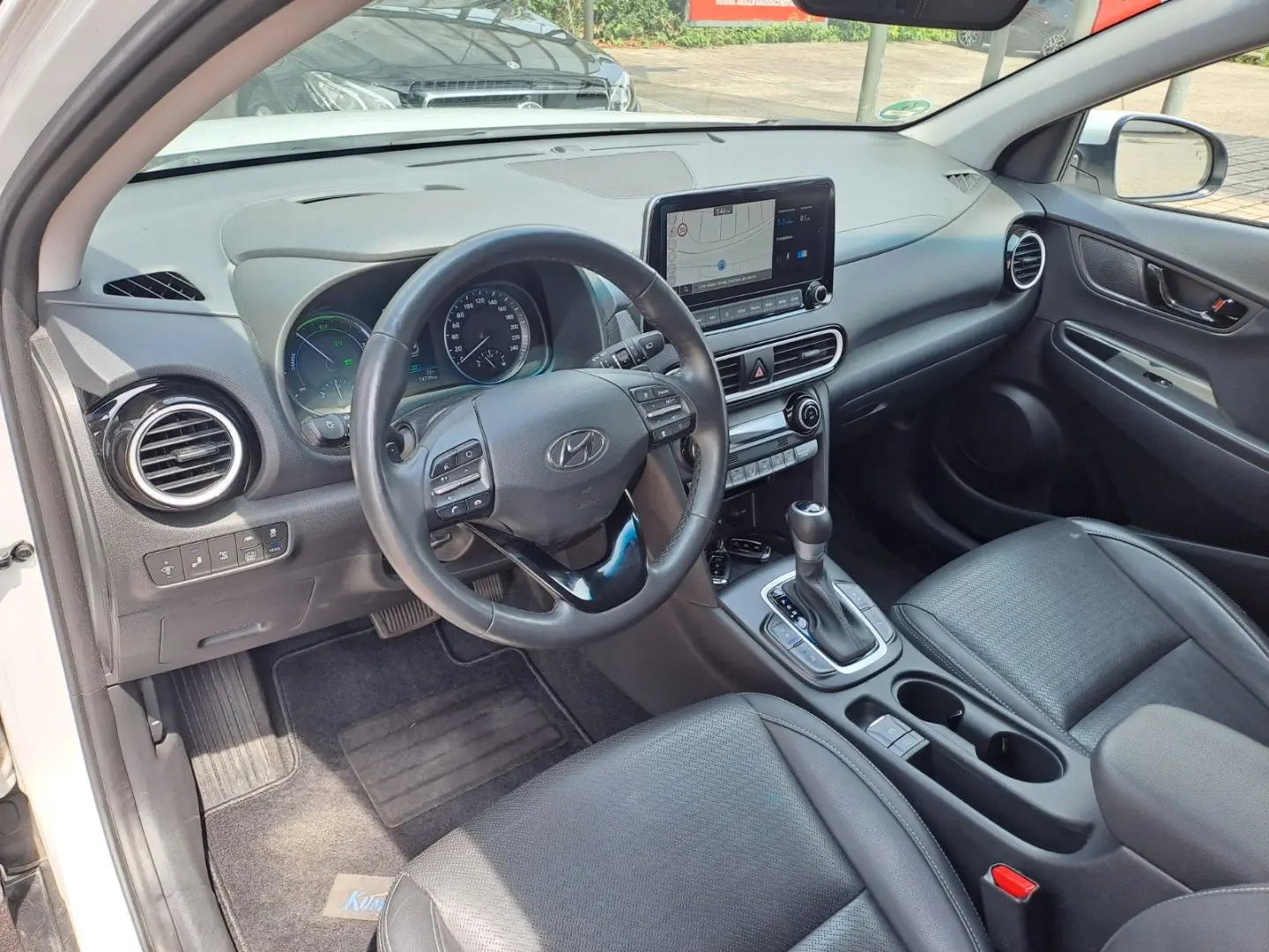 Kona Premium Hybrid 2WD