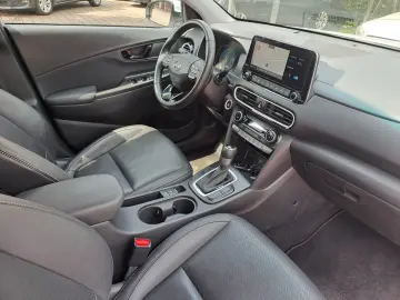 Kona Premium Hybrid 2WD