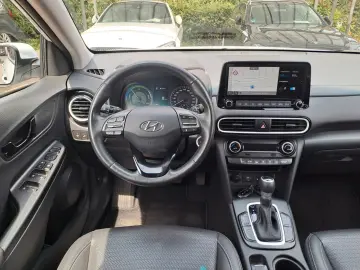 Kona Premium Hybrid 2WD