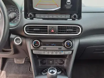 Kona Premium Hybrid 2WD