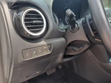 Kona Premium Hybrid 2WD