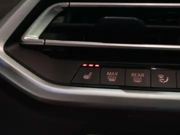 X6 X6 xDrive40d| M-pack| AHK| H/K| DAB| HUD| 22 