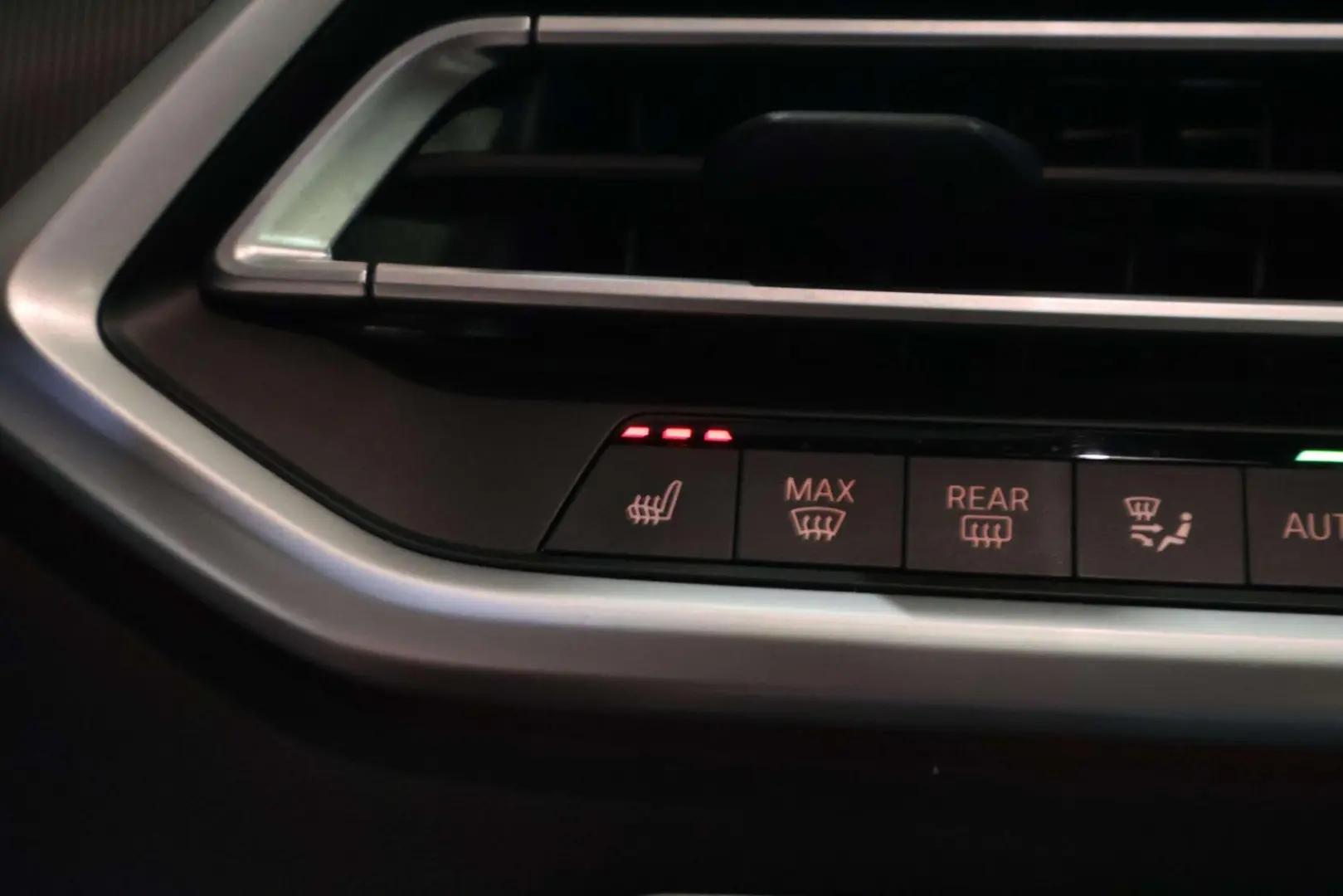 X6 X6 xDrive40d| M-pack| AHK| H/K| DAB| HUD| 22 