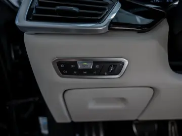 X6 50i PANO AHK HUD 360° LASER LED STANDHZ ACC M
