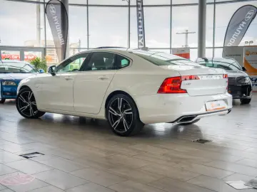 Volvo S90 2.0 T8 Recharge AWD 