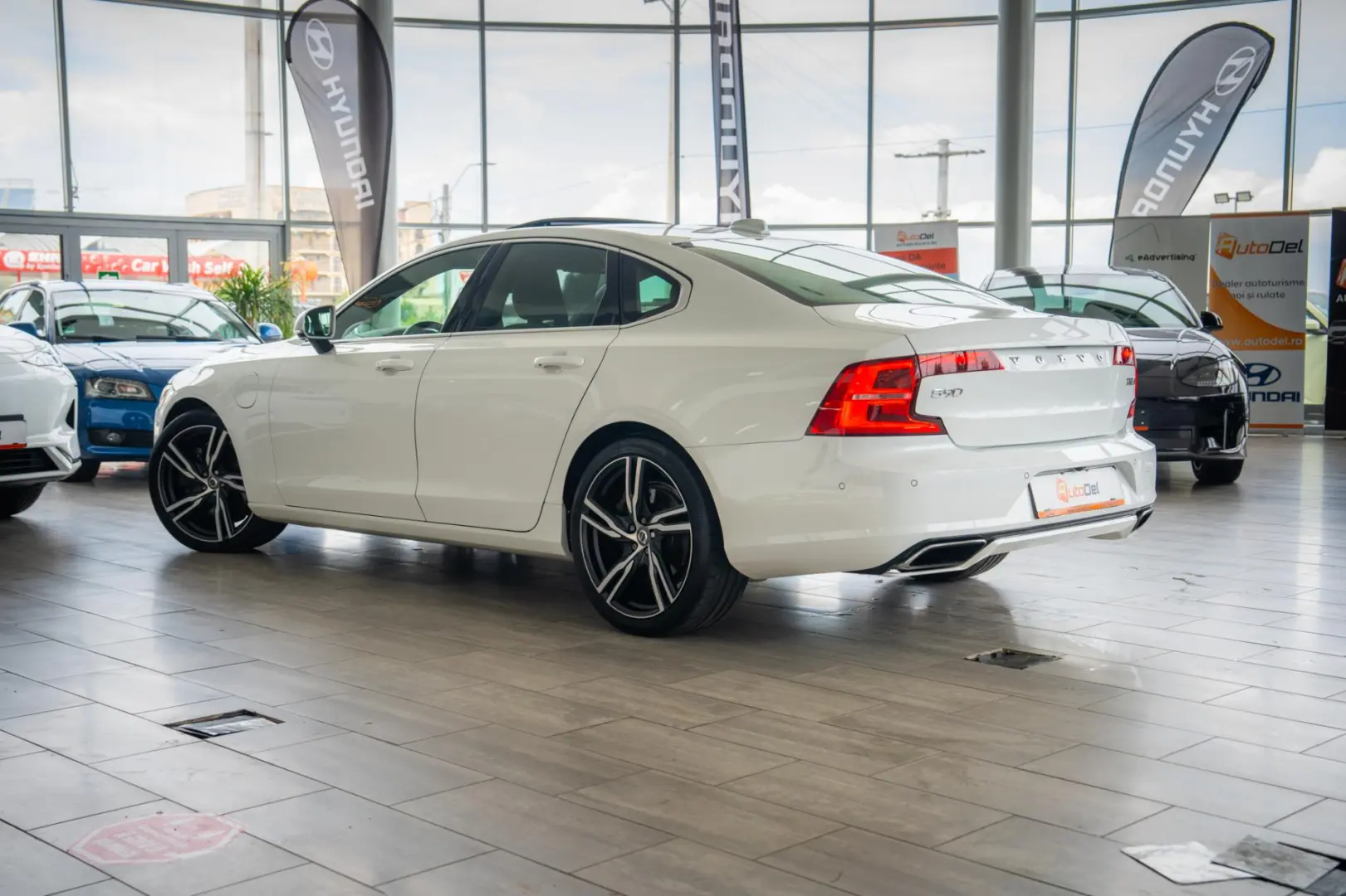 Volvo S90 2.0 T8 Recharge AWD 
