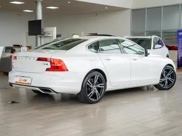 Volvo S90 2.0 T8 Recharge AWD 