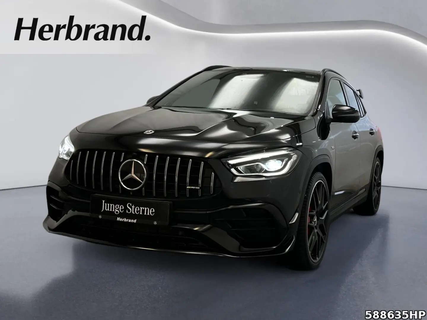 GLA 45 AMG S 4MATIC+  Night Panorama 21