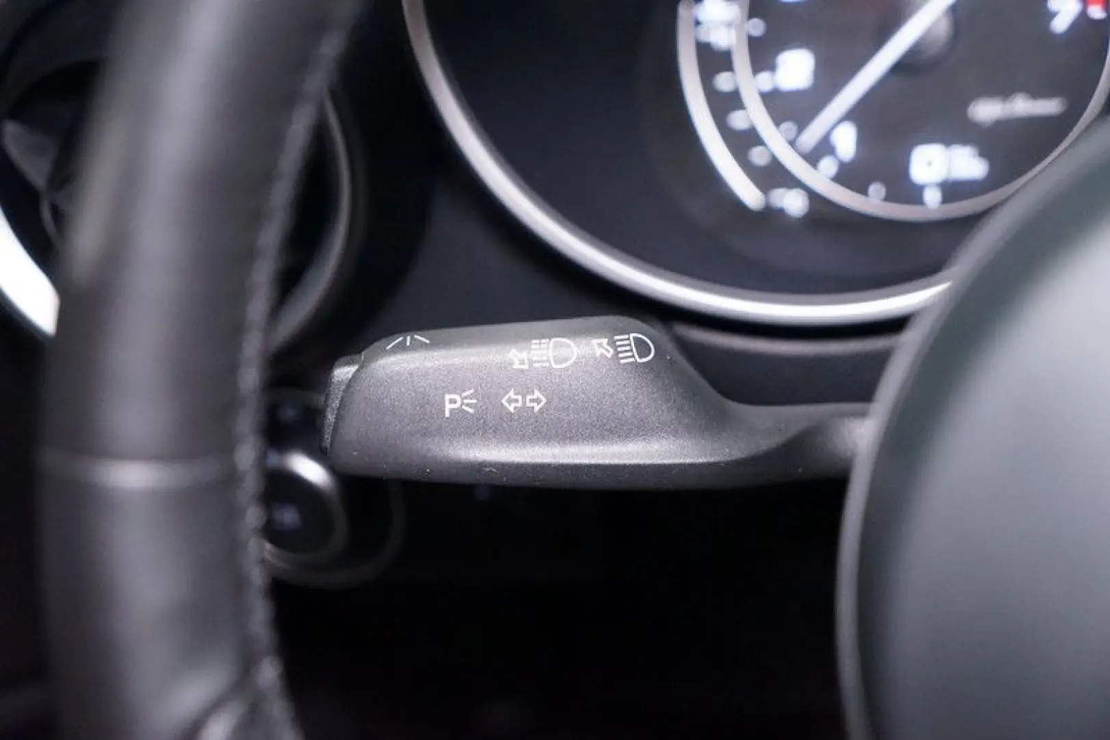 Stelvio 2.0 TI Q4 AT8*Memory*ACC*Bi-Xenon*Kamera