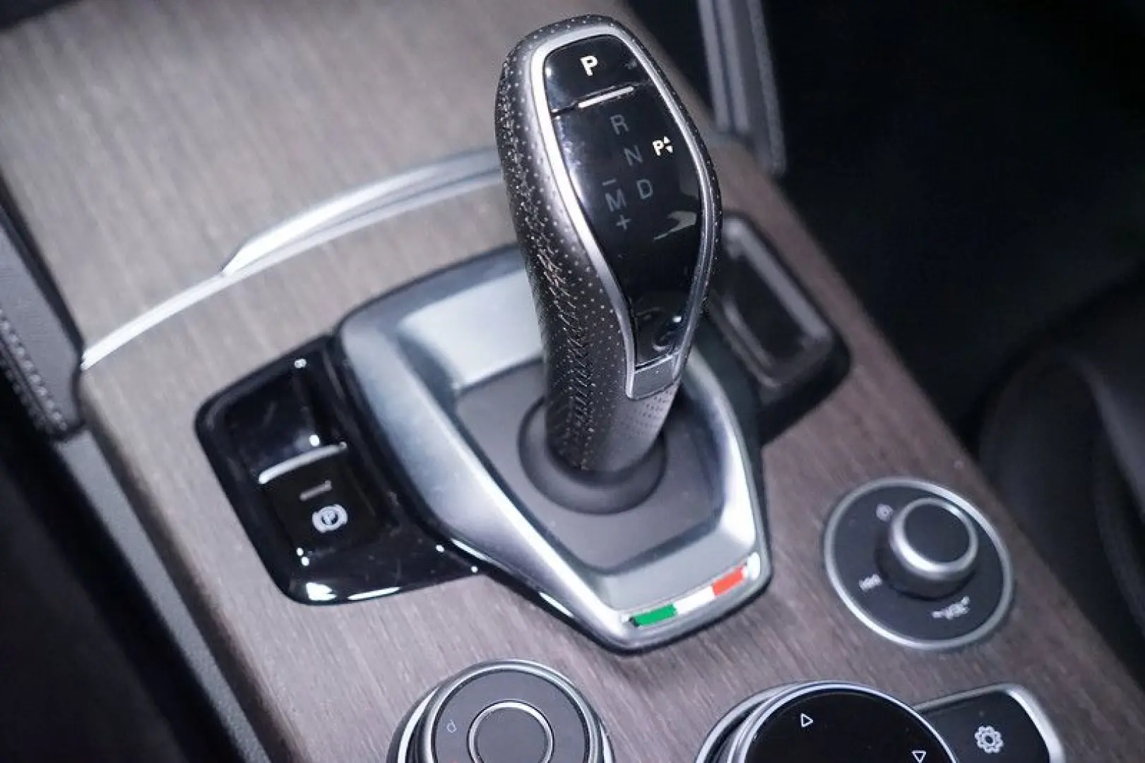 Stelvio 2.0 TI Q4 AT8*Memory*ACC*Bi-Xenon*Kamera