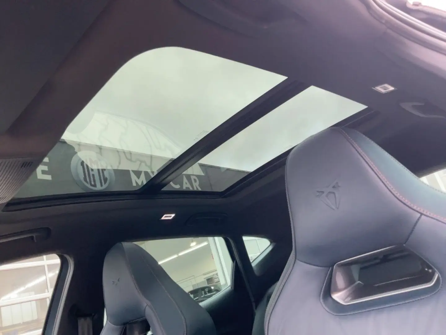 Formentor VZ 2.0 TSI 4D DSG LED+NAV+ACC+SHZ+PANO