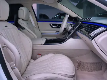 Mercedes-Benz S 63 AMG Fond Entertainment