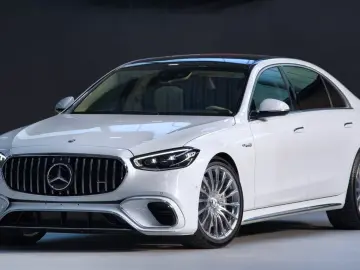 Mercedes-Benz S 63 AMG Fond Entertainment