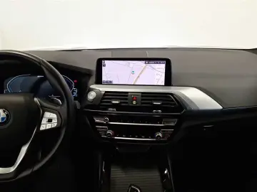 X3 xDrive 30e Advantage Sport.Steptronic HeadUp