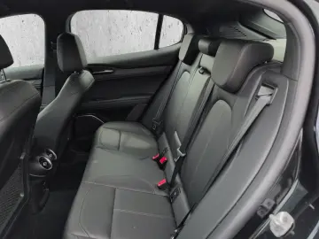Stelvio 2.0 Turbo Ti Q4 *LENKRADHEIZUNG*KEYLESS*