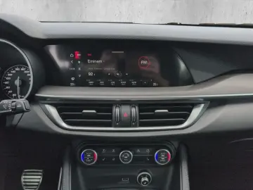 Stelvio 2.0 Turbo Ti Q4 *LENKRADHEIZUNG*KEYLESS*