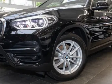 X3 xDrive30e Advantage Head-Up