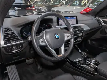 X3 xDrive30e Advantage Head-Up
