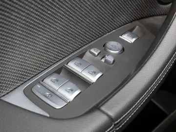 X3 xDrive30e Advantage Head-Up