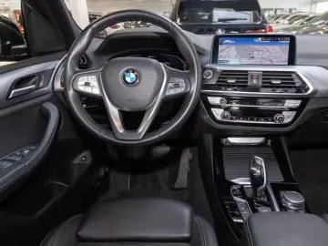 X3 xDrive30e Advantage Head-Up