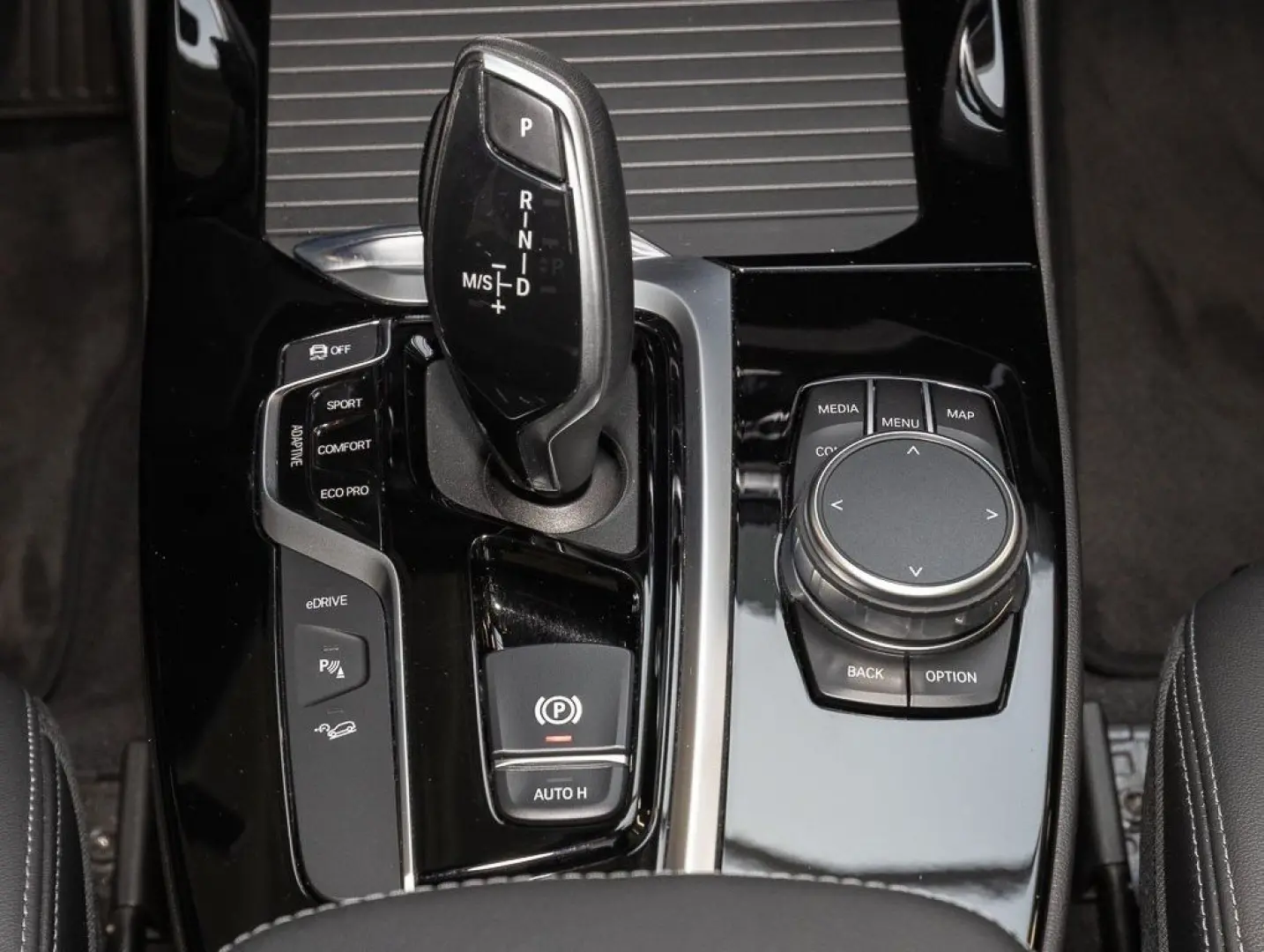 X3 xDrive30e Advantage Head-Up