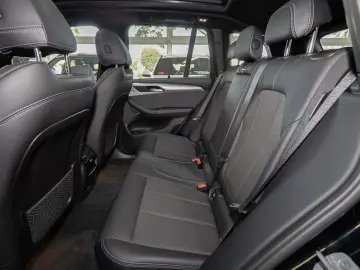 X3 xDrive30e Advantage Head-Up