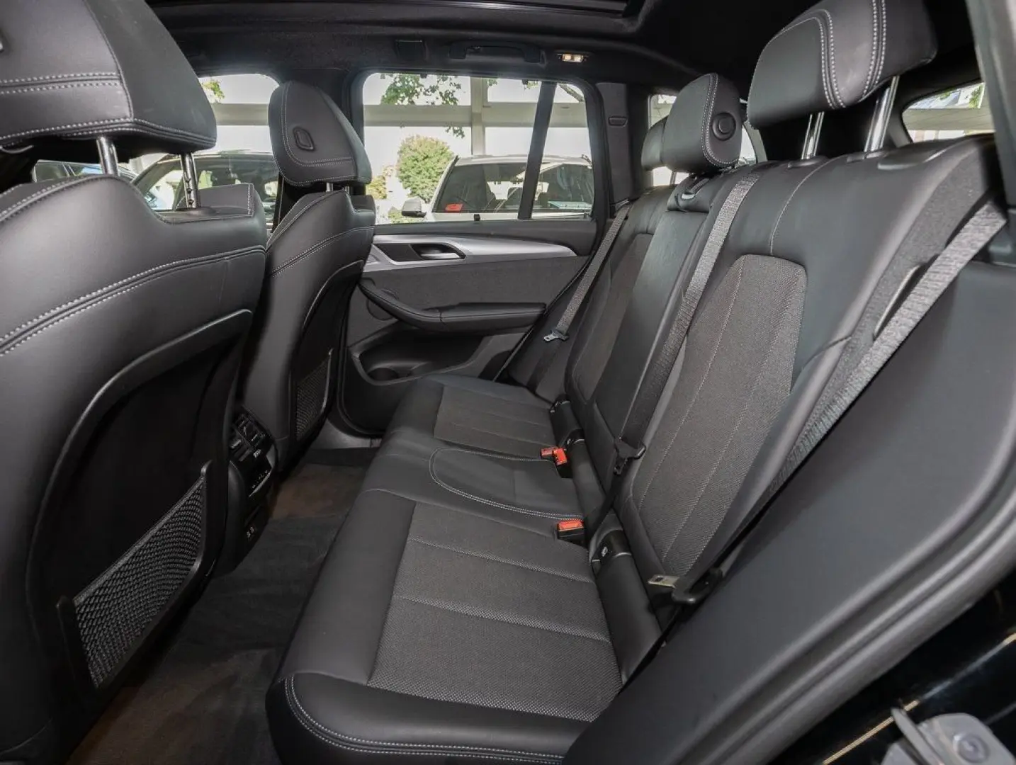 X3 xDrive30e Advantage Head-Up