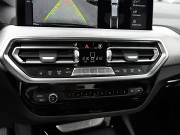 X3 xDrive 30e AHK LED ACC W-LAN NAVI KAMERA SHZ