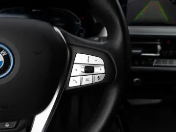 X3 xDrive 30e AHK LED ACC W-LAN NAVI KAMERA SHZ