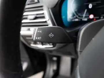 X3 xDrive 30e AHK LED ACC W-LAN NAVI KAMERA SHZ