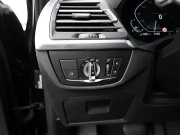 X3 xDrive 30e AHK LED ACC W-LAN NAVI KAMERA SHZ