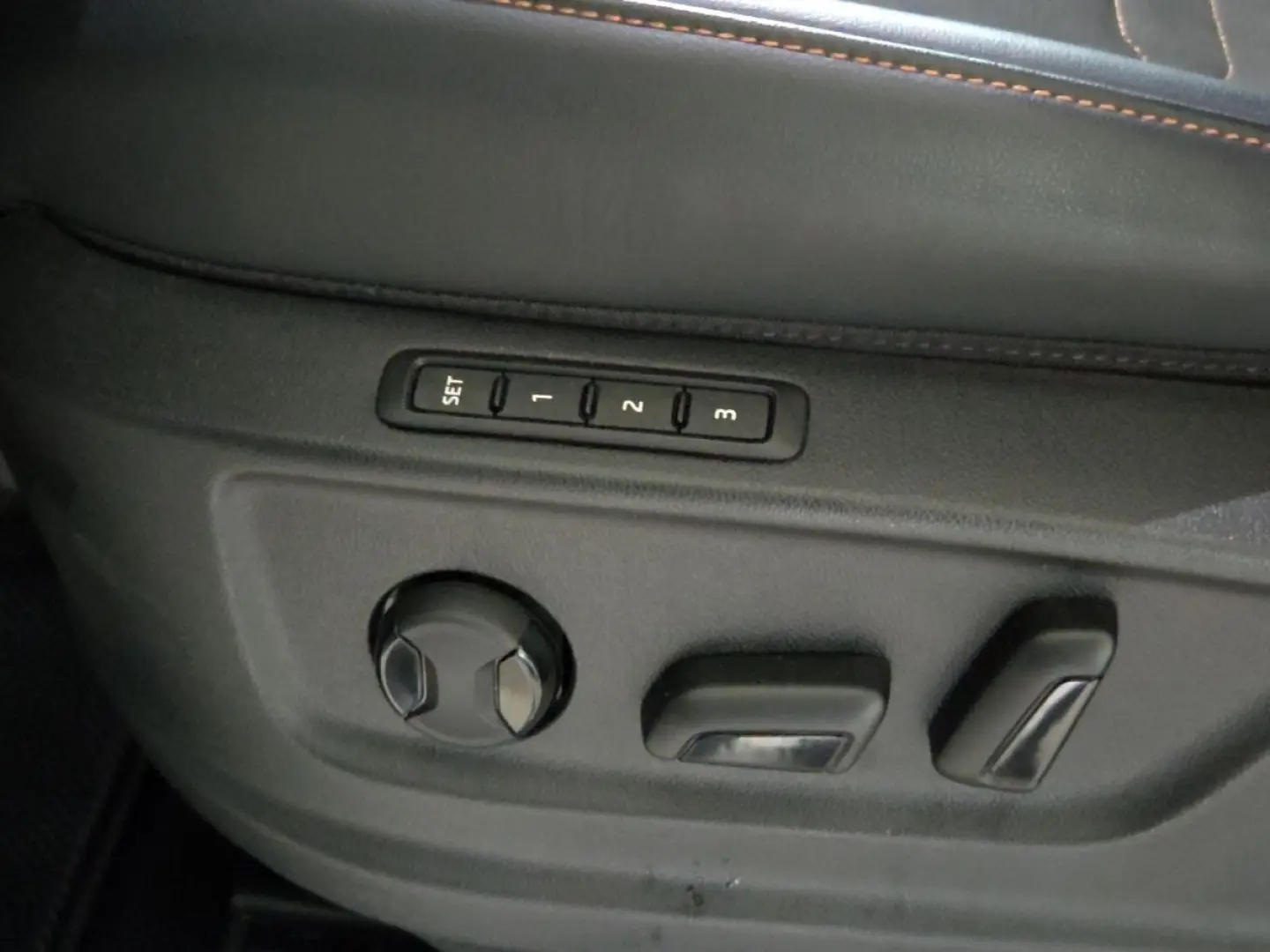Ateca 2.0 TSI VZ 4Drive DSG |LED|ACC|SPUR|BEATS|