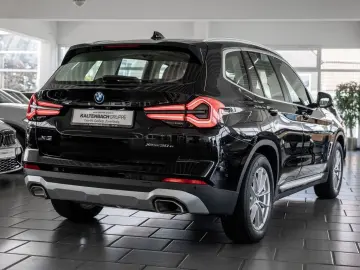 X3 xDrive 30e FACEL. AHK LED W-LAN NAVI KAMERA