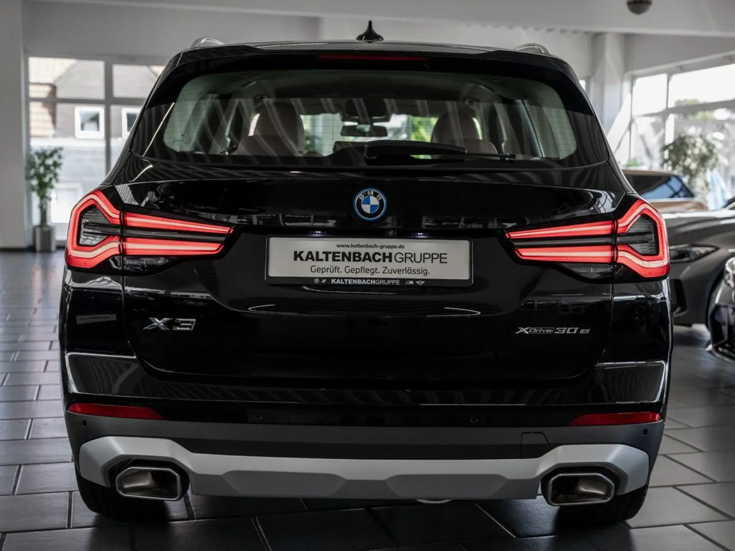 X3 xDrive 30e FACEL. AHK LED W-LAN NAVI KAMERA