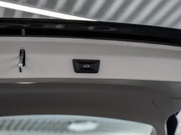 X3 xDrive 30e FACEL. AHK LED W-LAN NAVI KAMERA