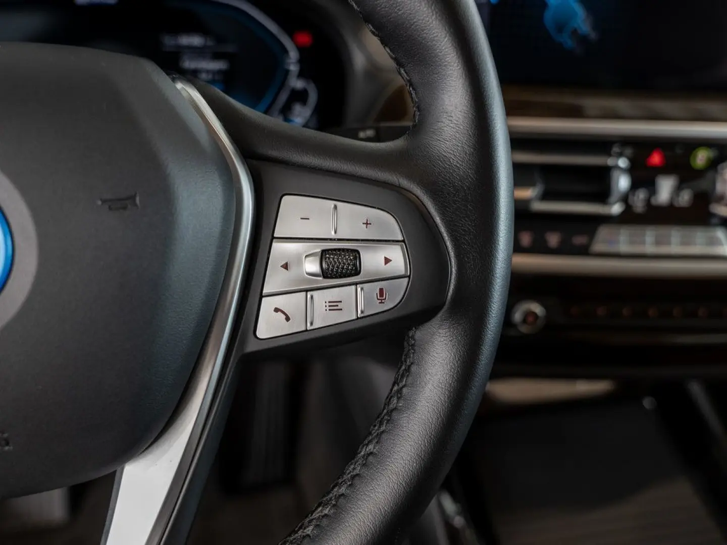 X3 xDrive 30e FACEL. AHK LED W-LAN NAVI KAMERA