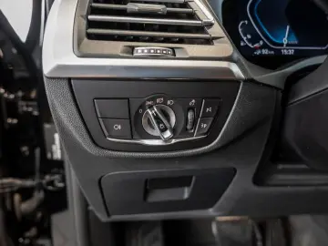 X3 xDrive 30e FACEL. AHK LED W-LAN NAVI KAMERA