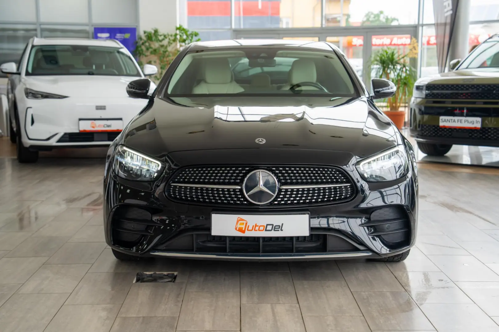 Mercedes-Benz E 4MATIC 9G-TRONIC