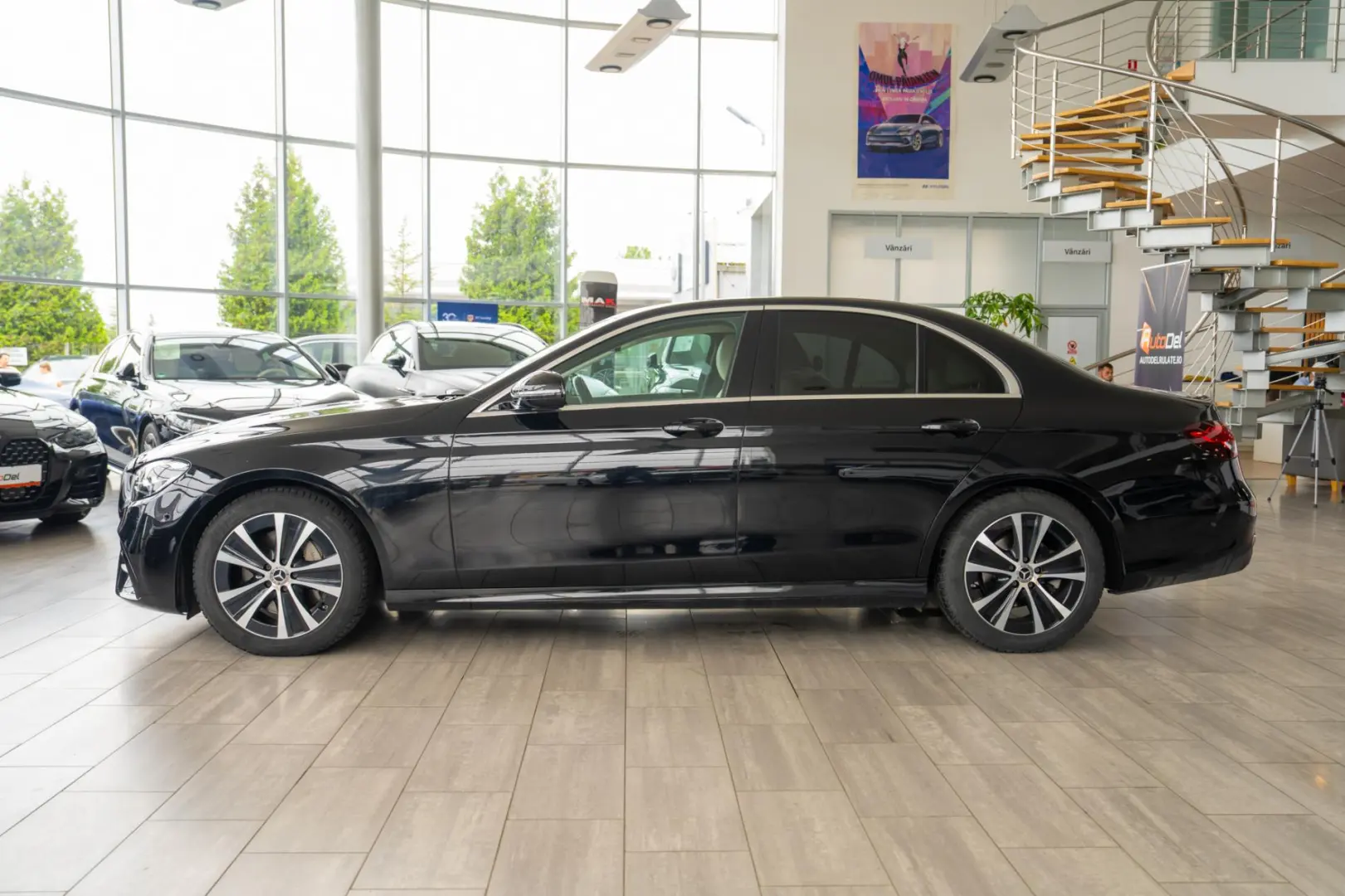 Mercedes-Benz E 4MATIC 9G-TRONIC