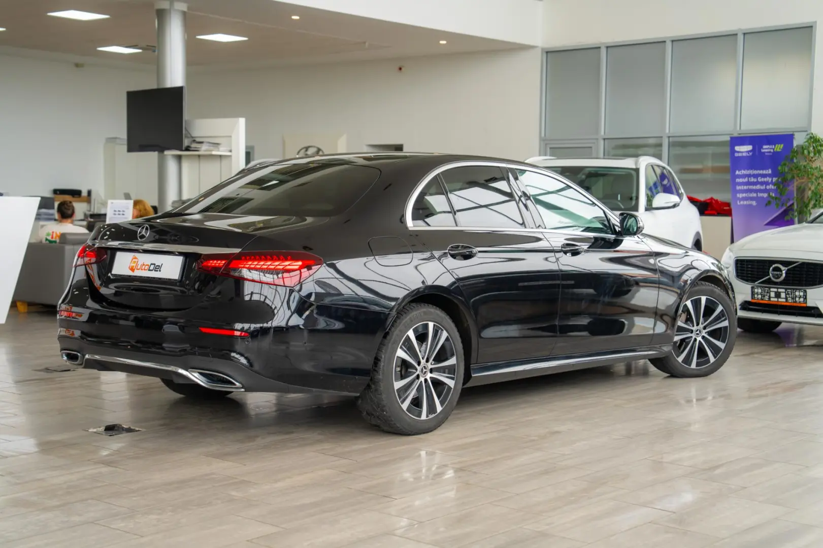 Mercedes-Benz E 4MATIC 9G-TRONIC