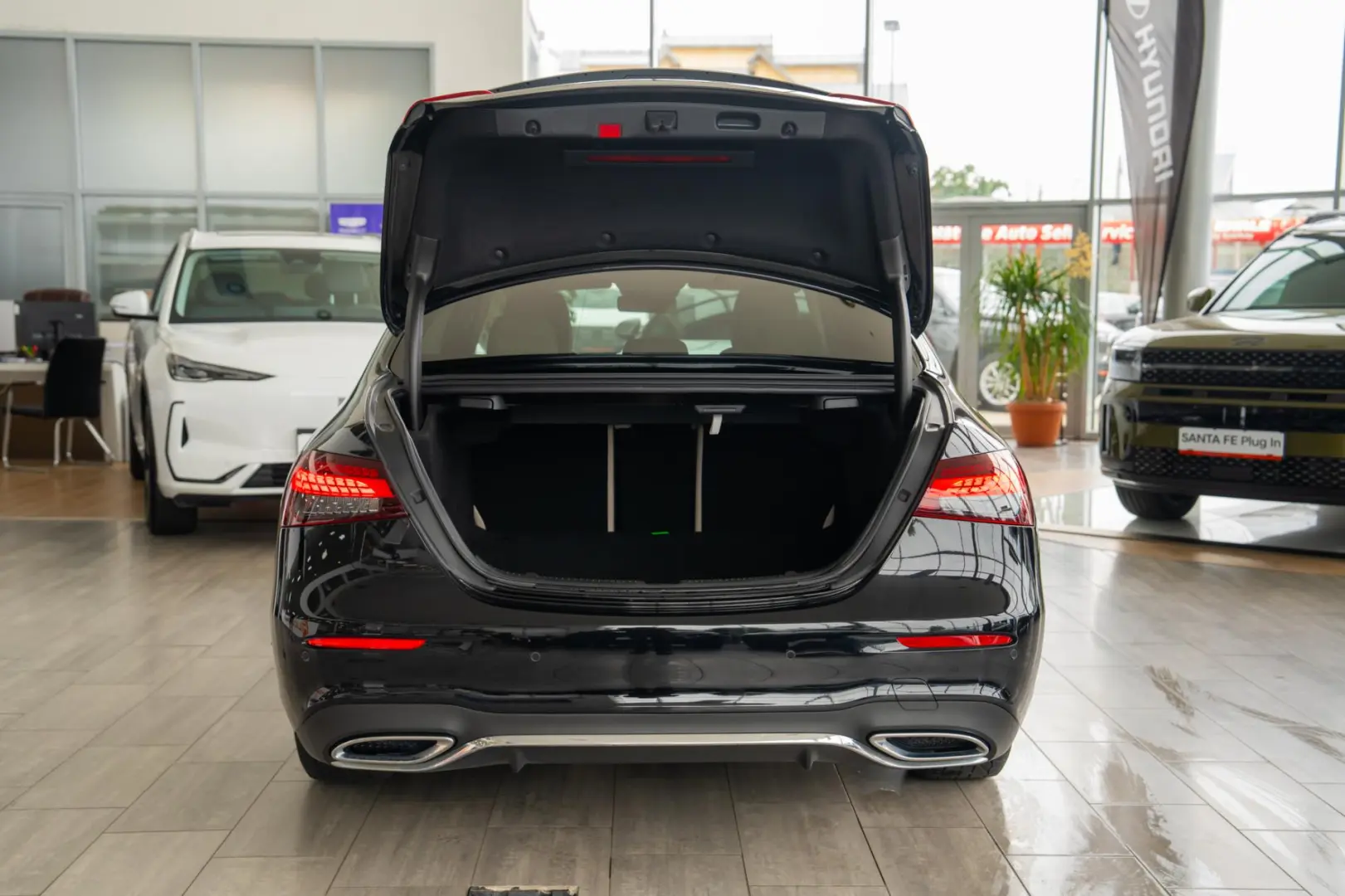 Mercedes-Benz E 4MATIC 9G-TRONIC