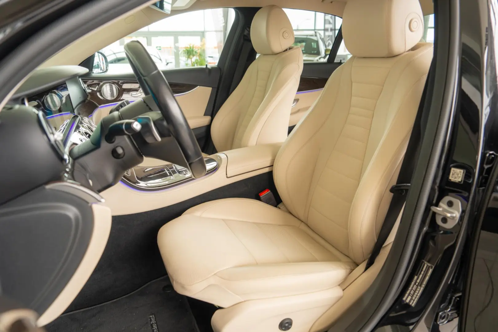 Mercedes-Benz E 4MATIC 9G-TRONIC
