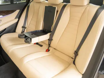 Mercedes-Benz E 4MATIC 9G-TRONIC