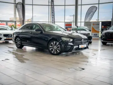 Mercedes-Benz E-Class 4MATIC 9G-TRONIC
