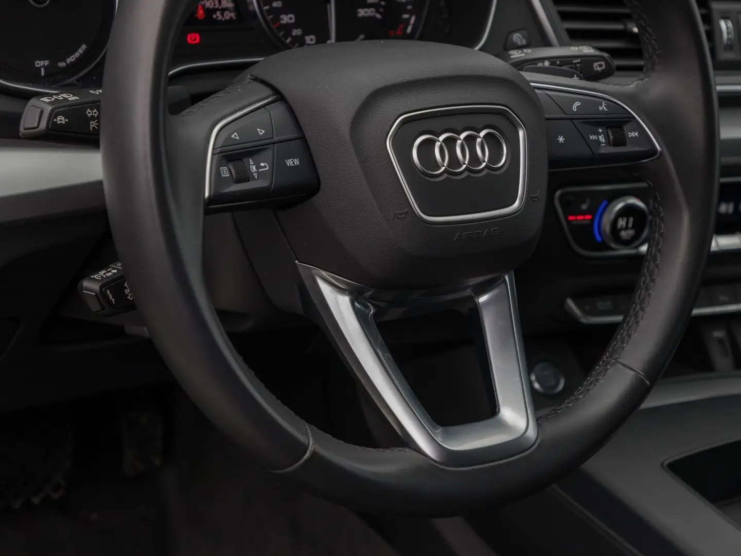 Q5 Sportback 50 TFSIe Q S LINE BLACK eSITZE LED