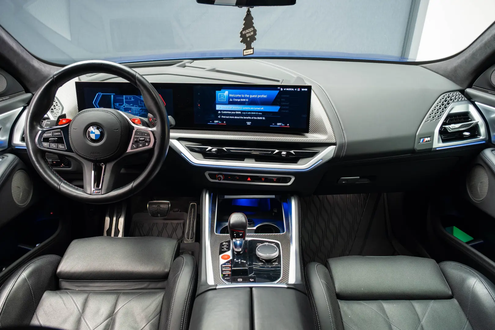 BMW XM  Iconic M ACC CAMERA 360 AHK MASSAGE Soft-Close