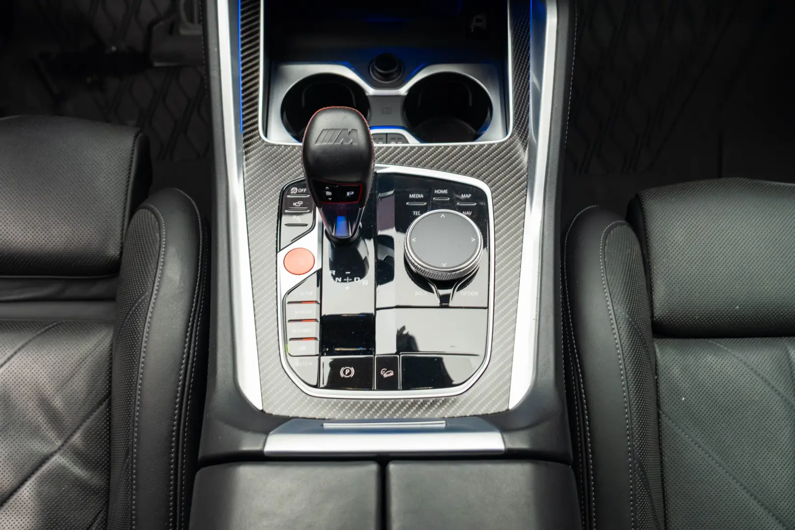 BMW XM  Iconic M ACC CAMERA 360 AHK MASSAGE Soft-Close