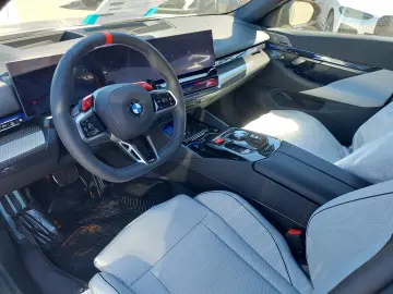 M5 TOURING NEW CAR