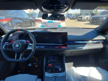 M5 TOURING NEW CAR